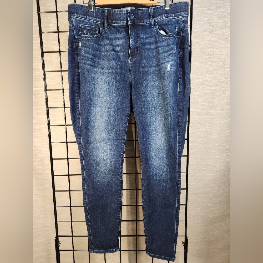 Torrid Women's jeans 18R stretch waist band distressed front Bombshell Skinny